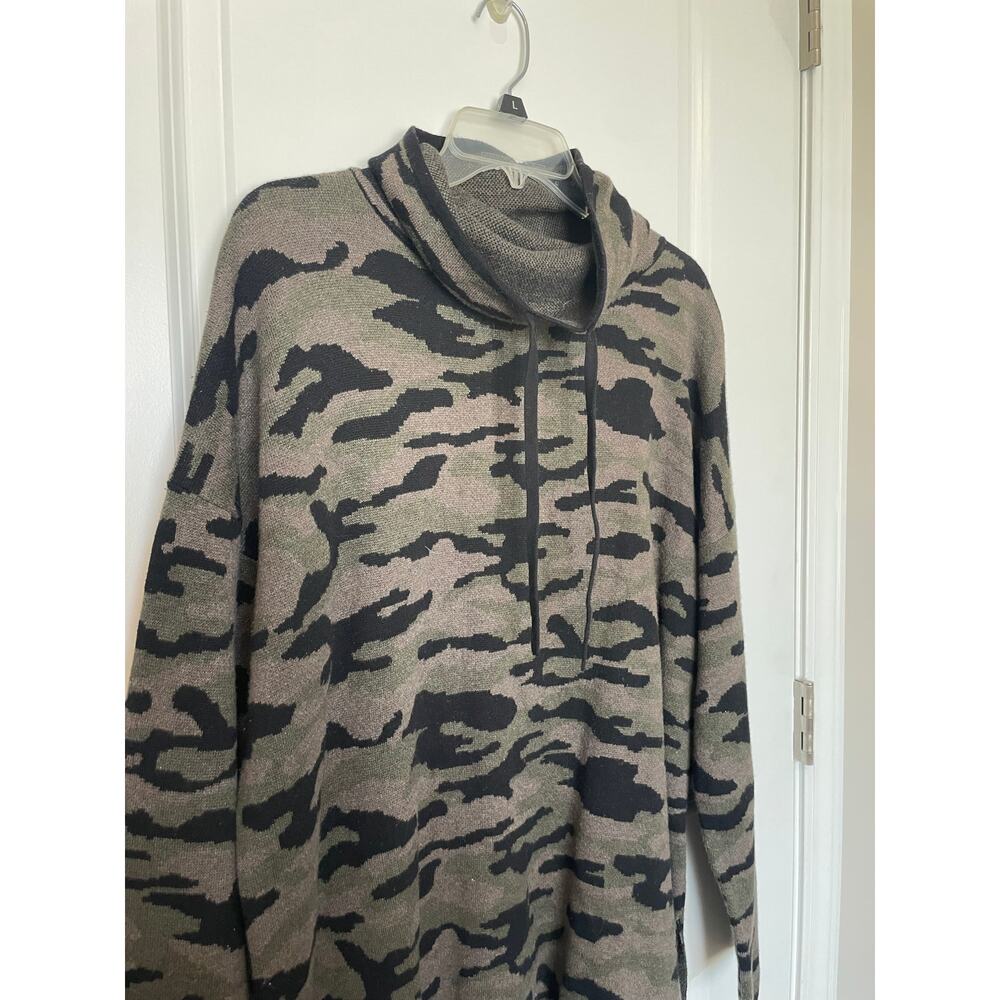 Rachel Zoe Camo Cowlneck Sweater Hoodie Size XL Comfy Stretchy Warm - Picture 7 of 7